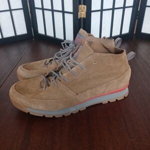 The North Face Back To Berkeley Tan Suede Chukka Boot Size 9 Gently Worn!